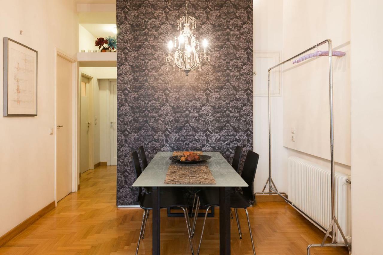 Stylish Flat With Veranda In The Heart Of Atény Exteriér fotografie
