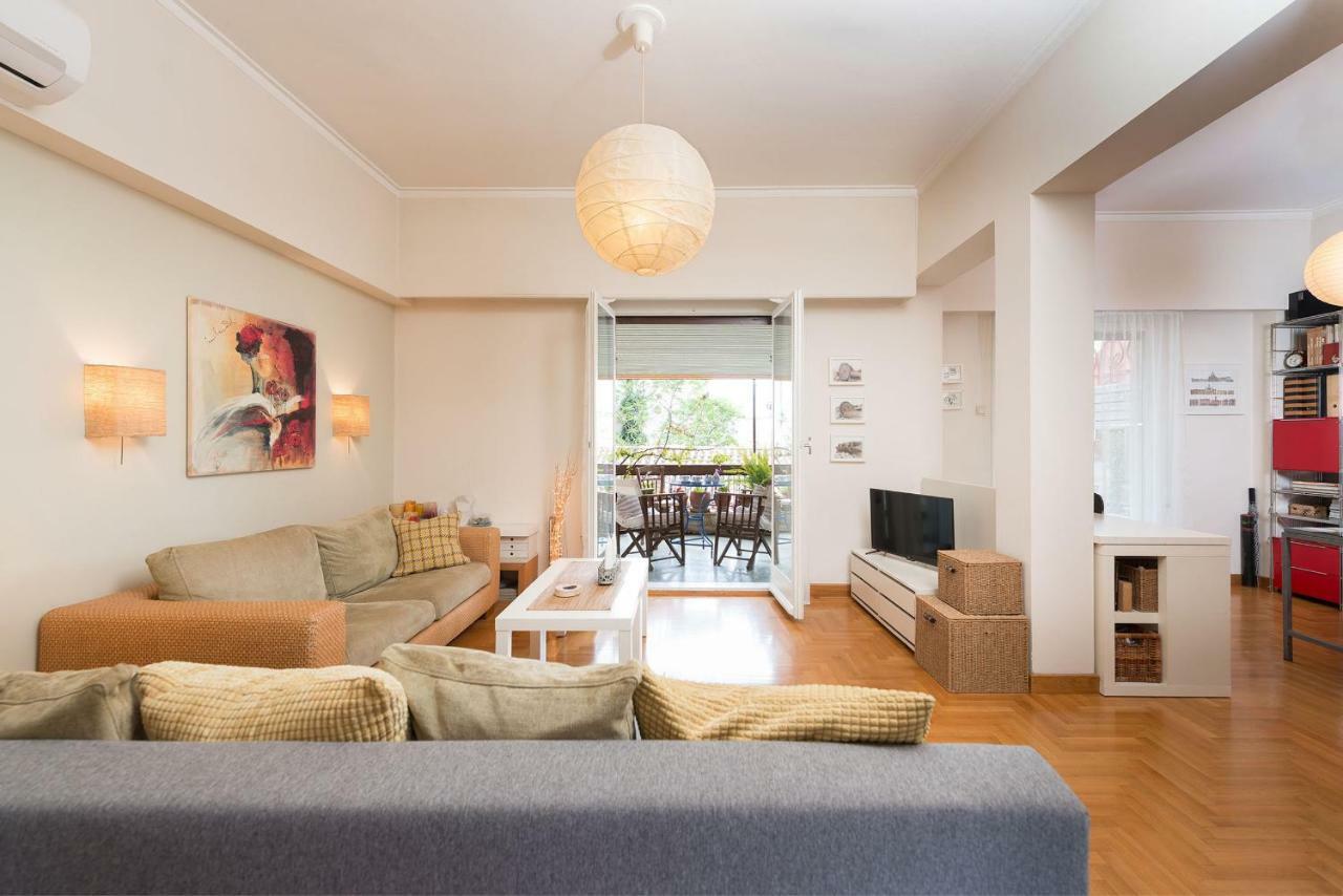 Stylish Flat With Veranda In The Heart Of Atény Exteriér fotografie