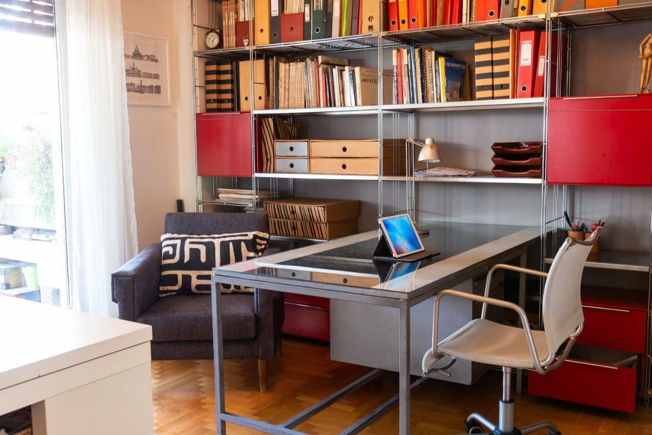 Stylish Flat With Veranda In The Heart Of Atény Exteriér fotografie